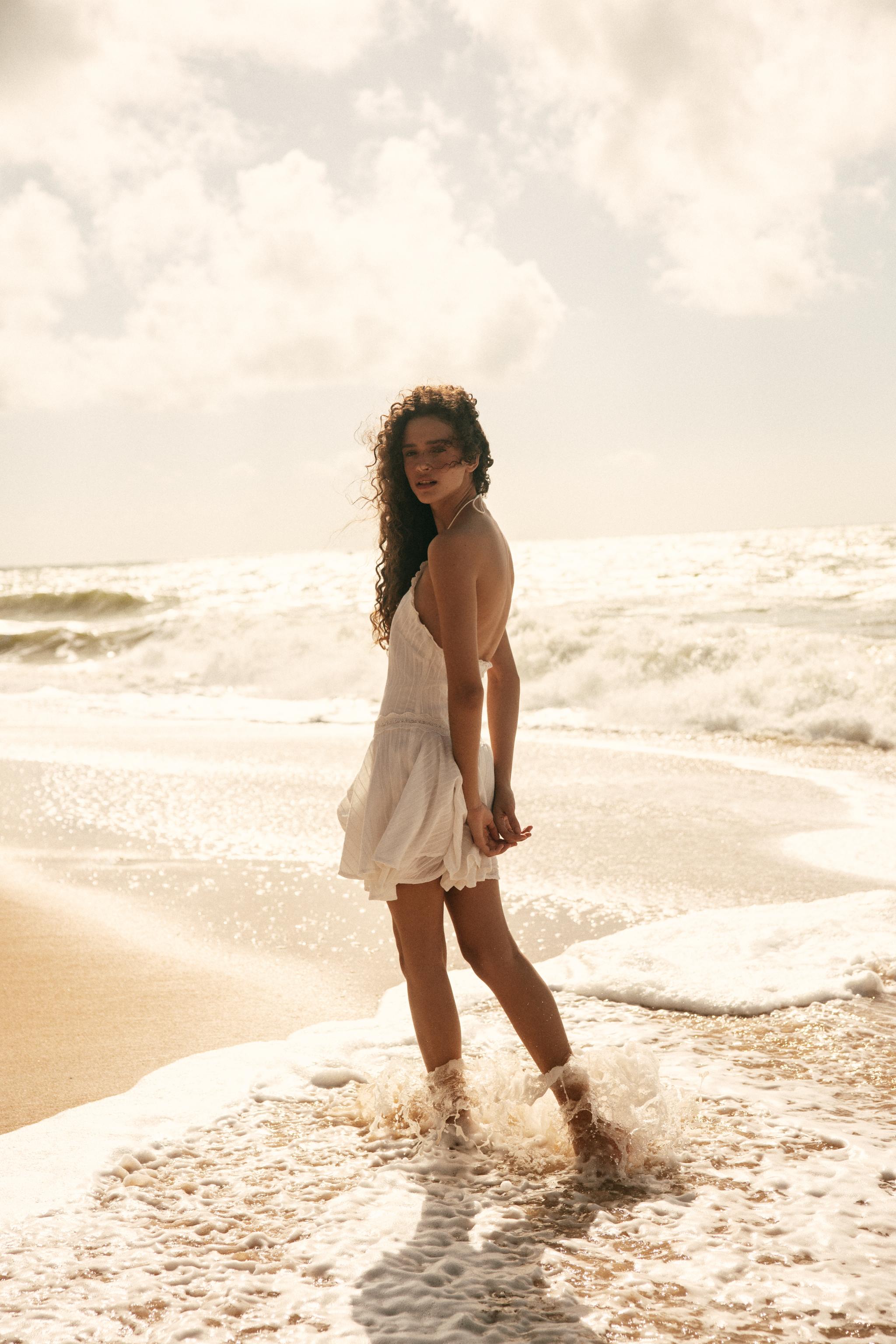 HALTER RUFFLED SHORT DRESS